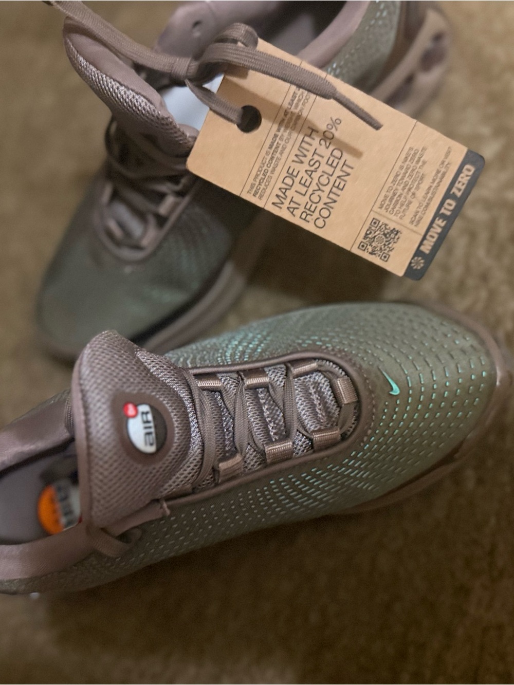 Nike womens size 6 Air Max Athletic Shoe - Taupe with Green Accents